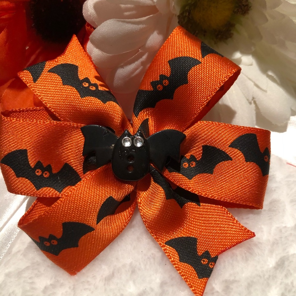 🌸3/$9🌸 There is a Bat in the Belfry Hairbow